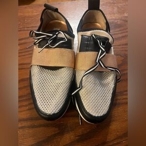 Steve Madden Black and Tan Mesh Sneakers